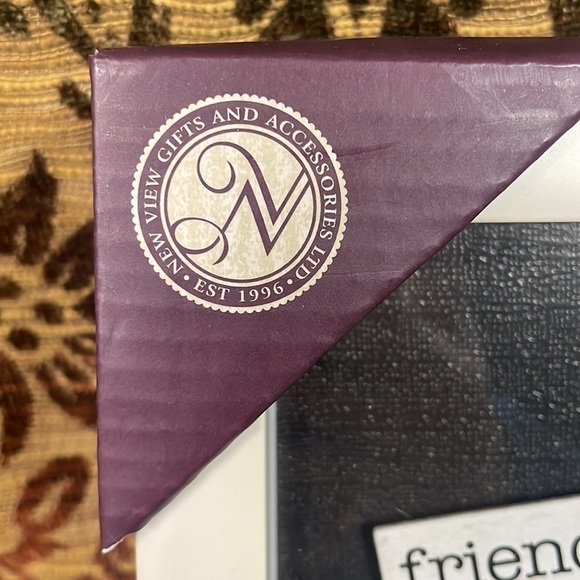 FRIENDS and family 4x6 photo frame by New View Gifts and Accessories - Picture 2 of 3